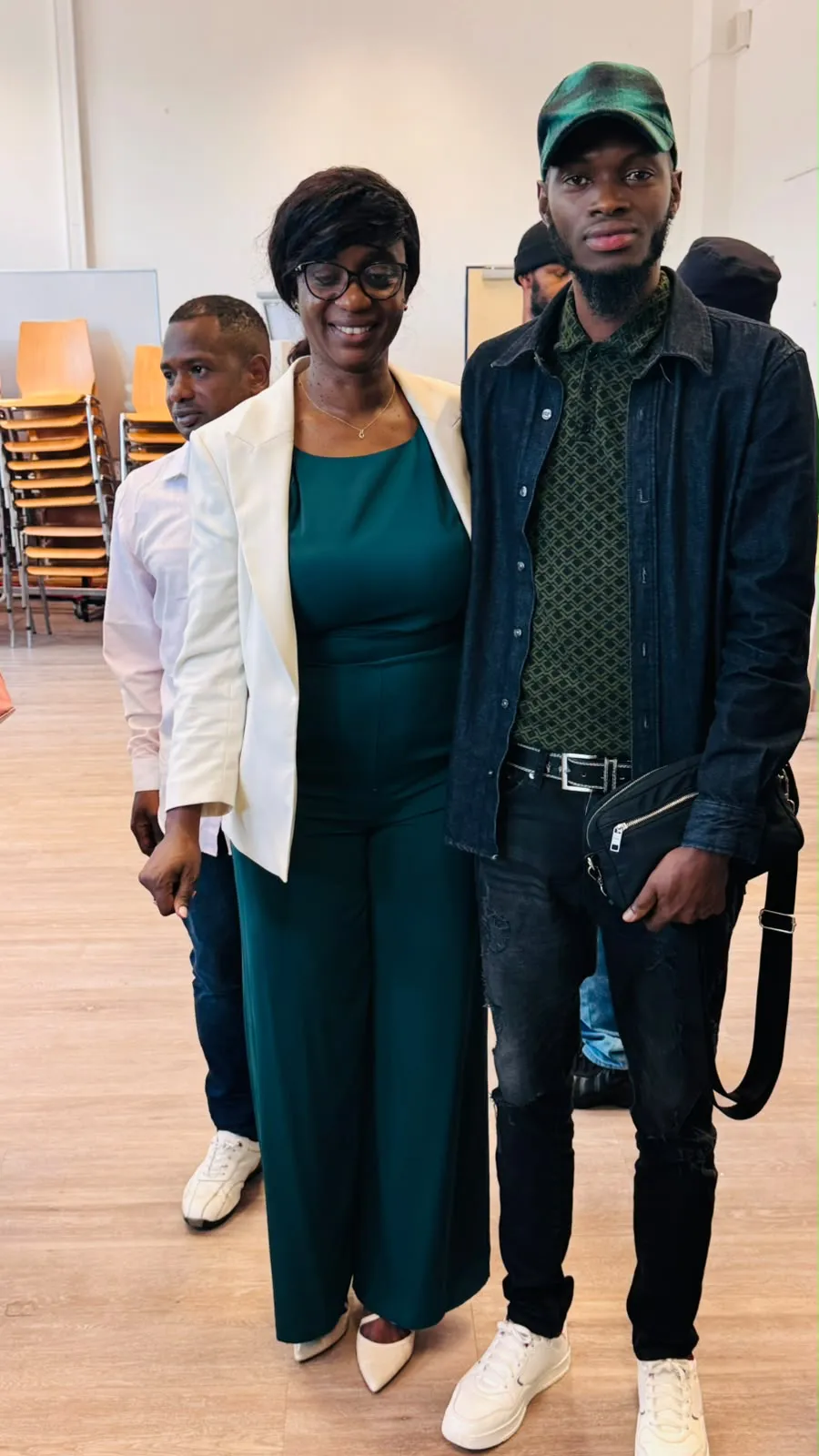 Rencontre entre une représentante de l'APC et un jeune participant